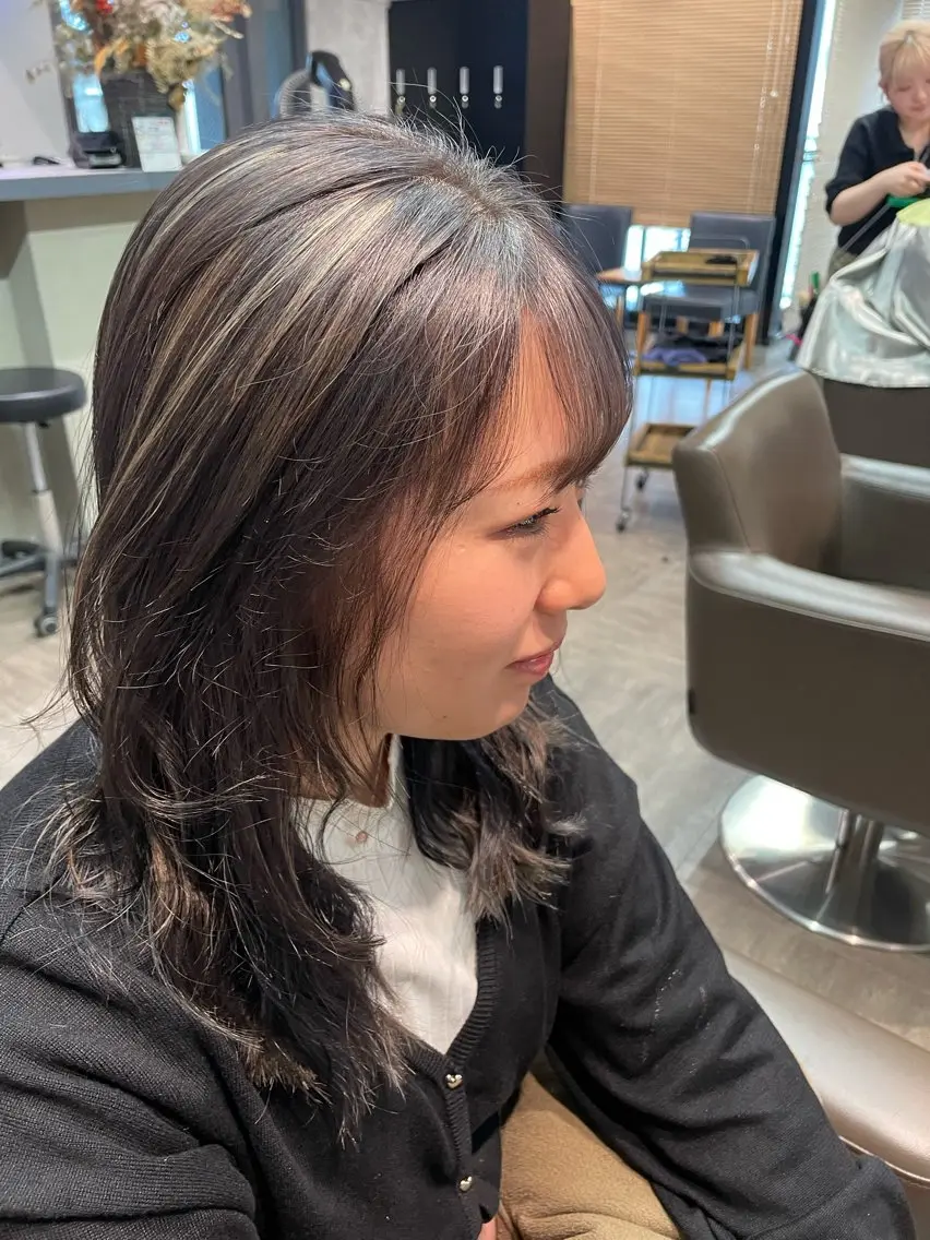 セミロング カラー PANOLA下北沢 中川夢菜のヘアスタイル