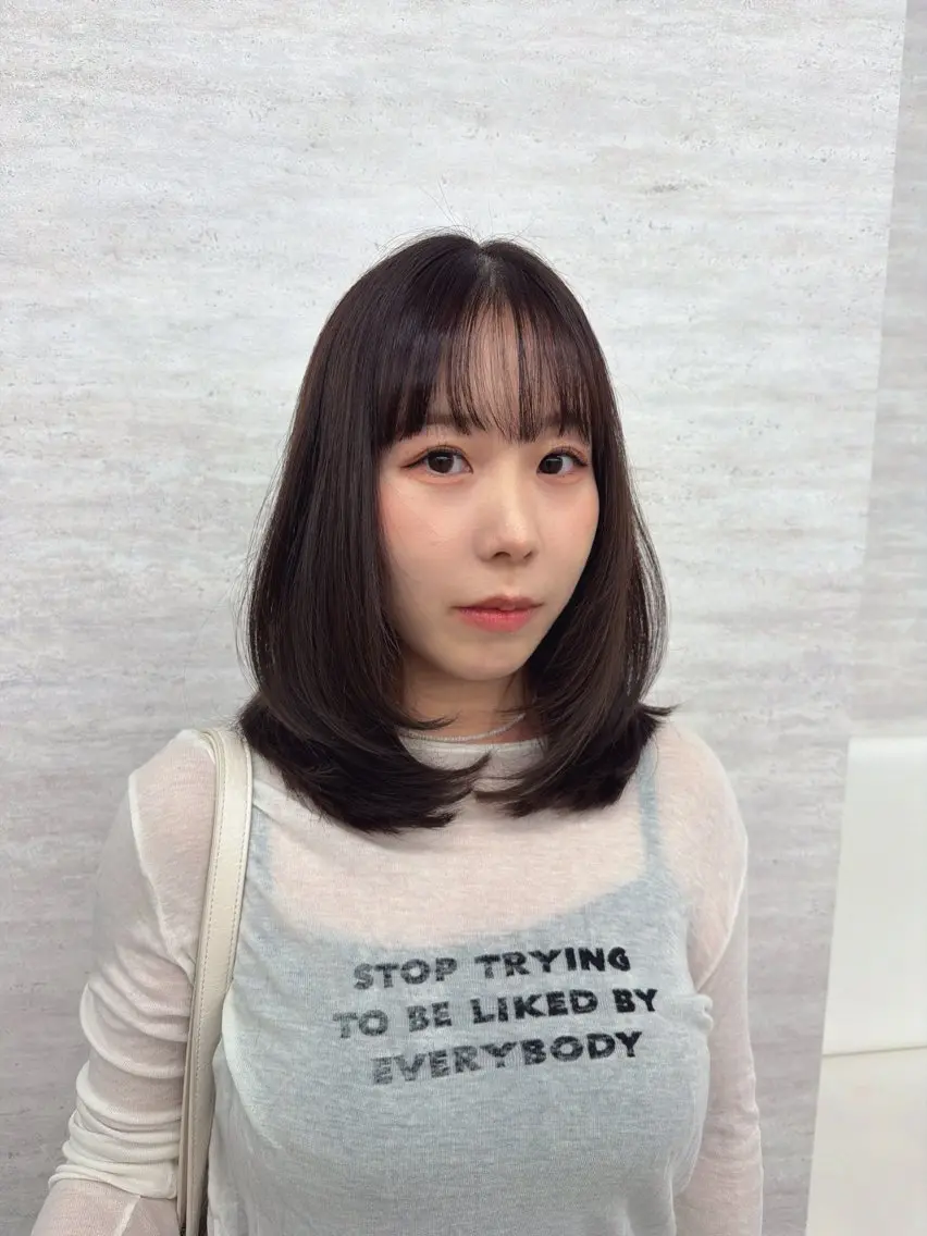 ミディアム カラー ヘアアレンジ カット ヘアカラー トリートメント 韓国レイヤーカット/ 儚げカラーチナツのヘアスタイル