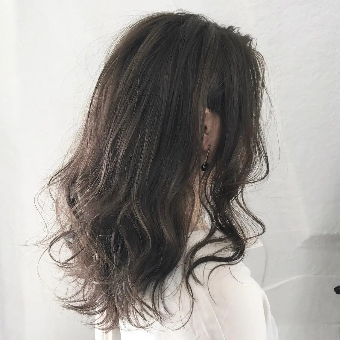 ロング カラー アッシュ アッシュグレー アッシュグレージュ グレージュ ハイライトカラー K-POP好き美容師 🇰🇷Kai.Yのヘアスタイル