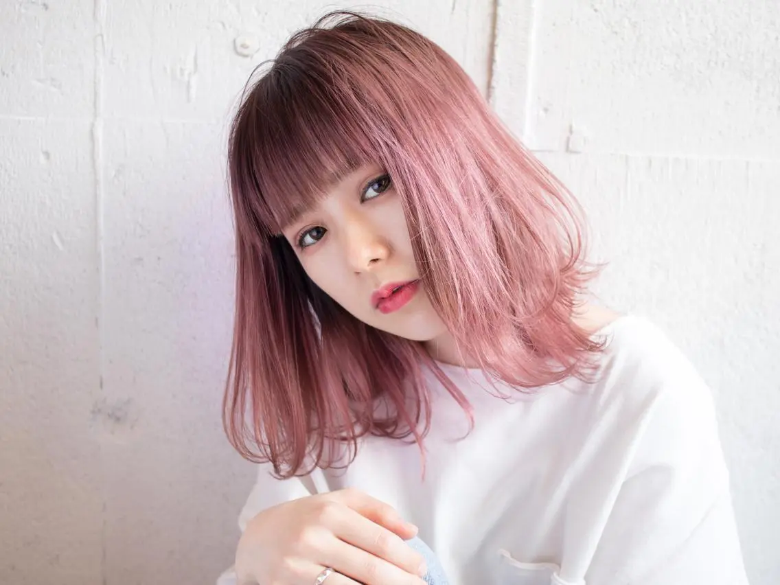ミディアム カット ヘアカラー フジサキ ケンのヘアスタイル