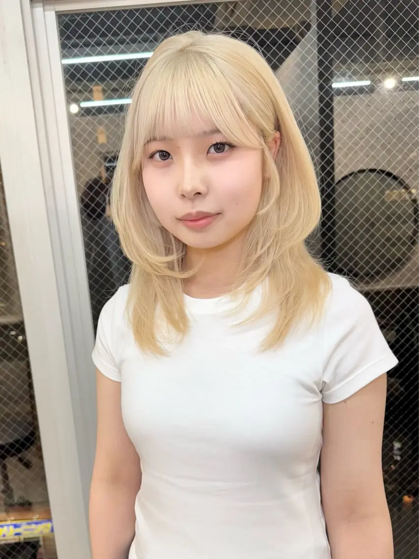 セミロング カラー バレイヤージュ ブリーチ ケアブリーチ ハイライトカラー インナーカラー ヘアカラー トリートメント lani ブリーチ /ダブルカラーのヘアスタイル