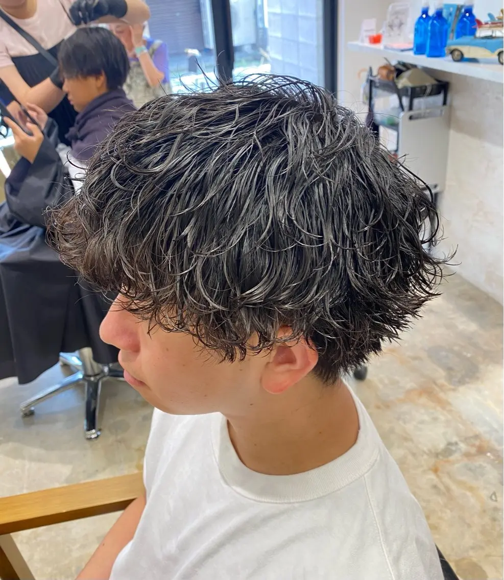 パーマ メンズ メンズパーマ メンズツイストパーマ 波巻きパーマ スパイラルパーマ ツイストパーマ カット パーマ トリートメント 🌴パーマオタク🌴 長谷川　諒佑🌈のヘアスタイル