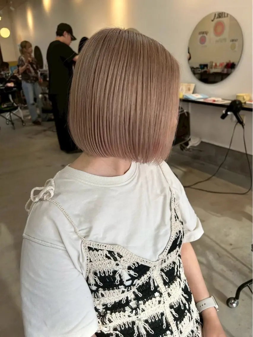 ショート カラー LUCK ユナのヘアスタイル