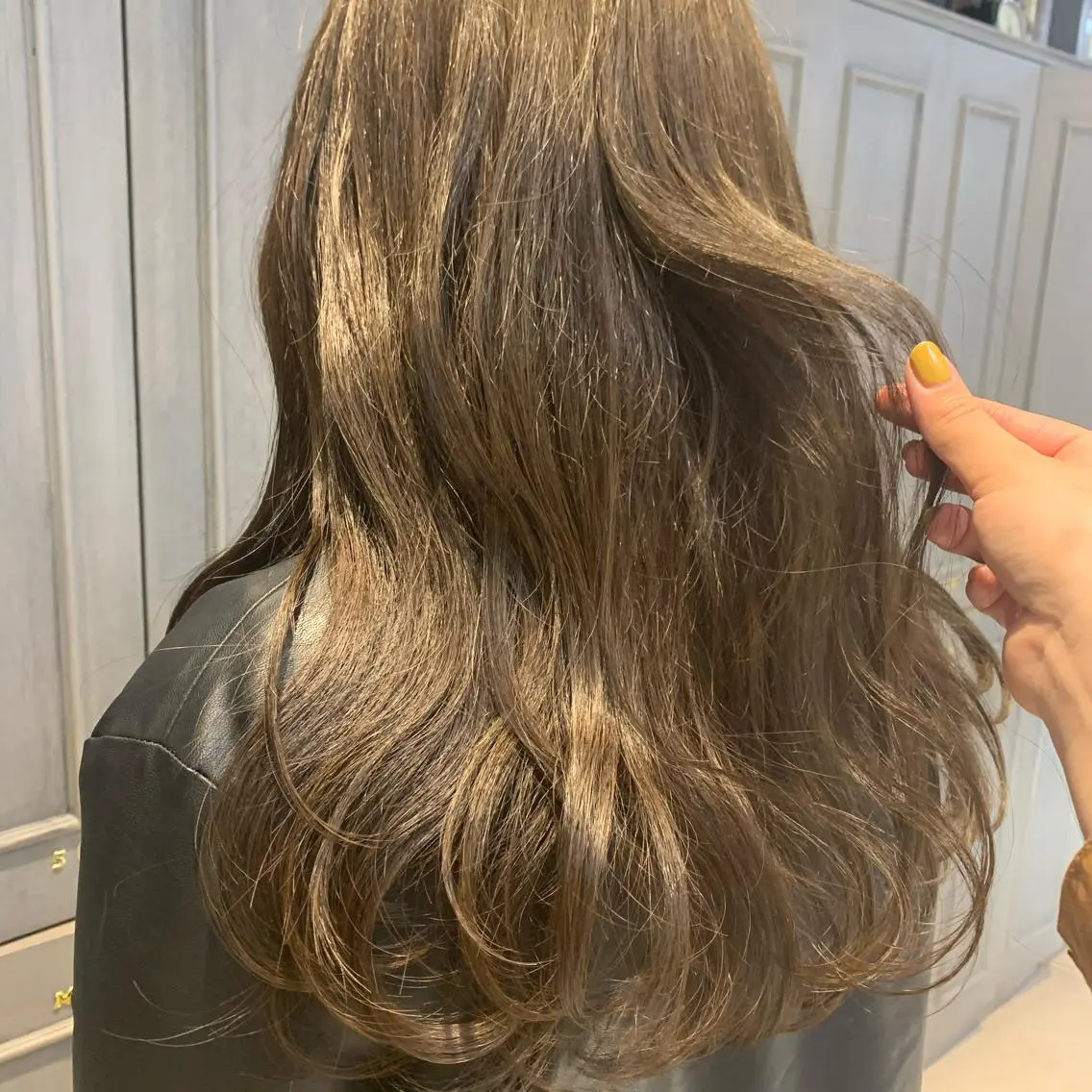 ロング カラー 透明感ハイトーン🦄 キラ🌈のヘアスタイル