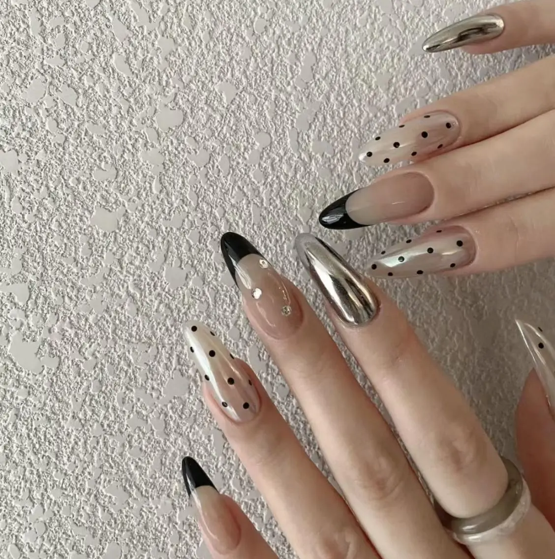 ネイル アートネイル 長さ出し ネイルチップ Queen‘s なんのネイルデザイン