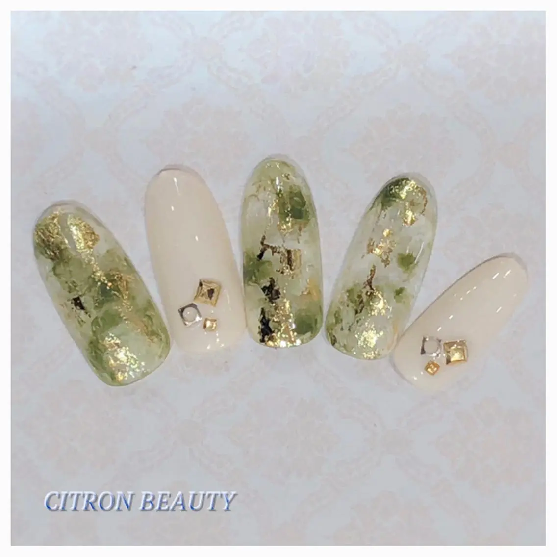 ネイル ゴールド ニュアンスネイル CITRON NAIL💅練習生のネイルデザイン
