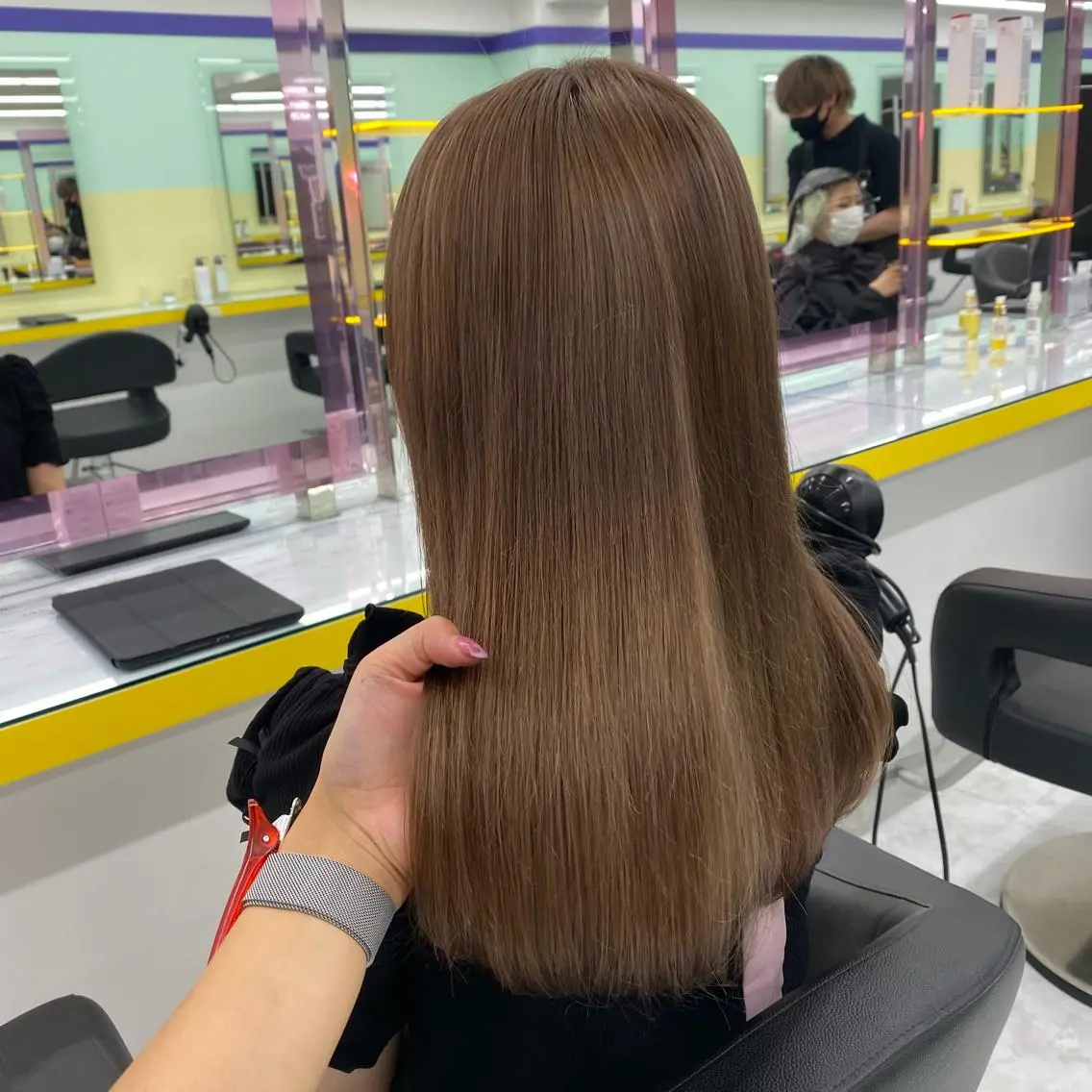 セミロング カラー ヘアアレンジ ヘアカラー トリートメント mai🍑暖色カラー /レイヤー💖のヘアスタイル