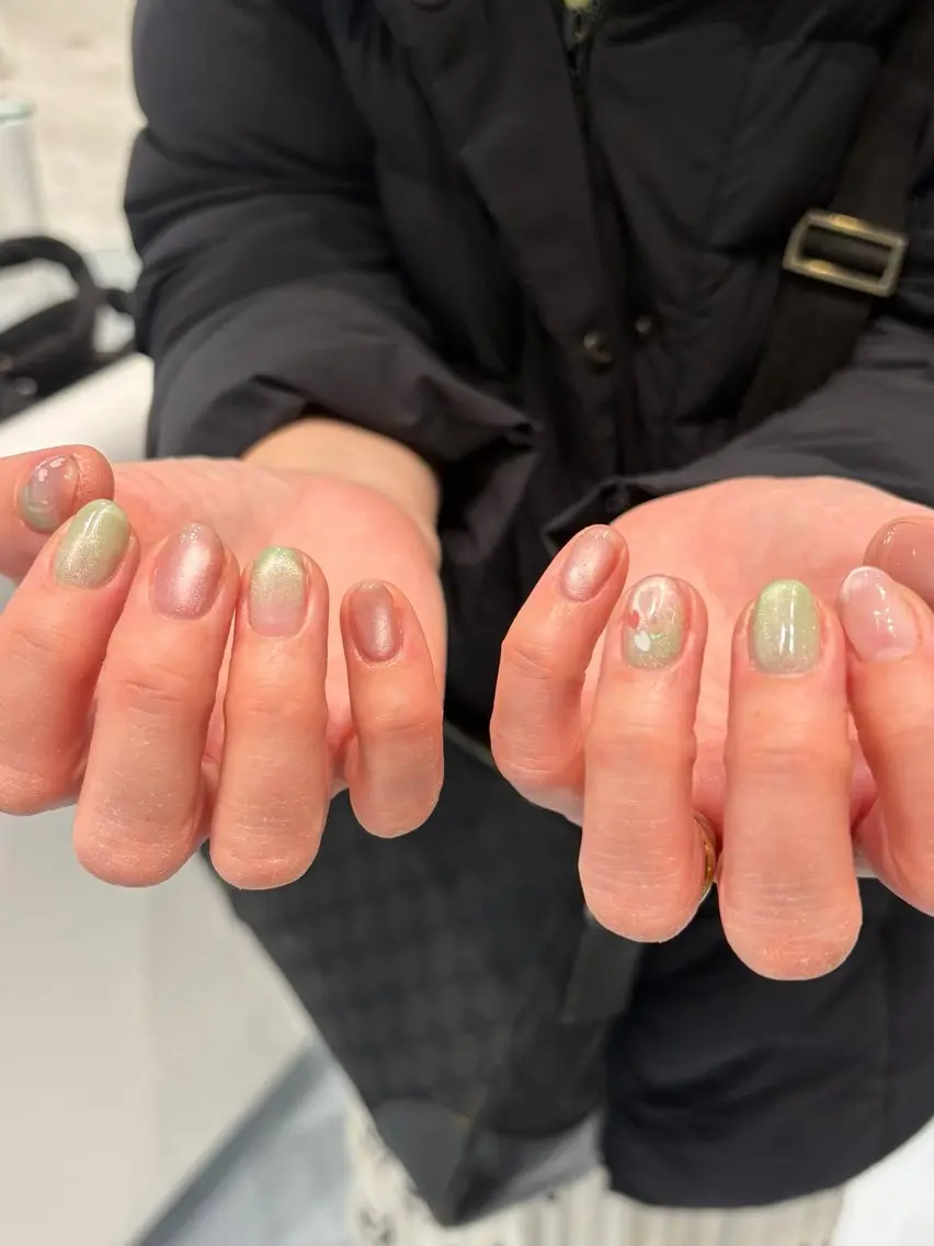 ショート ハンドネイル VINGTNAIL 土岐果鈴のネイルデザイン