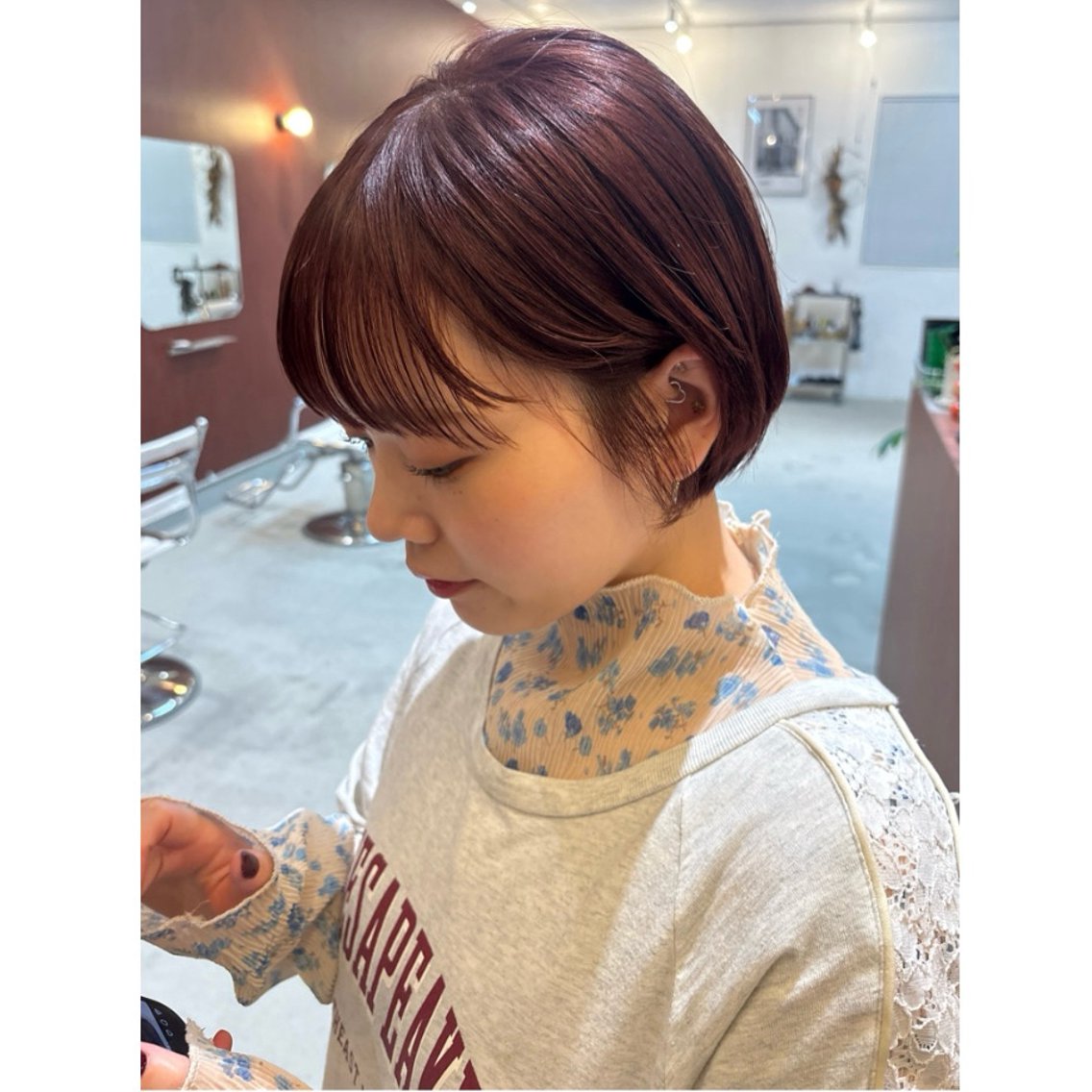 ショート カラー ヘアカラー illatos サヤナのヘアスタイル