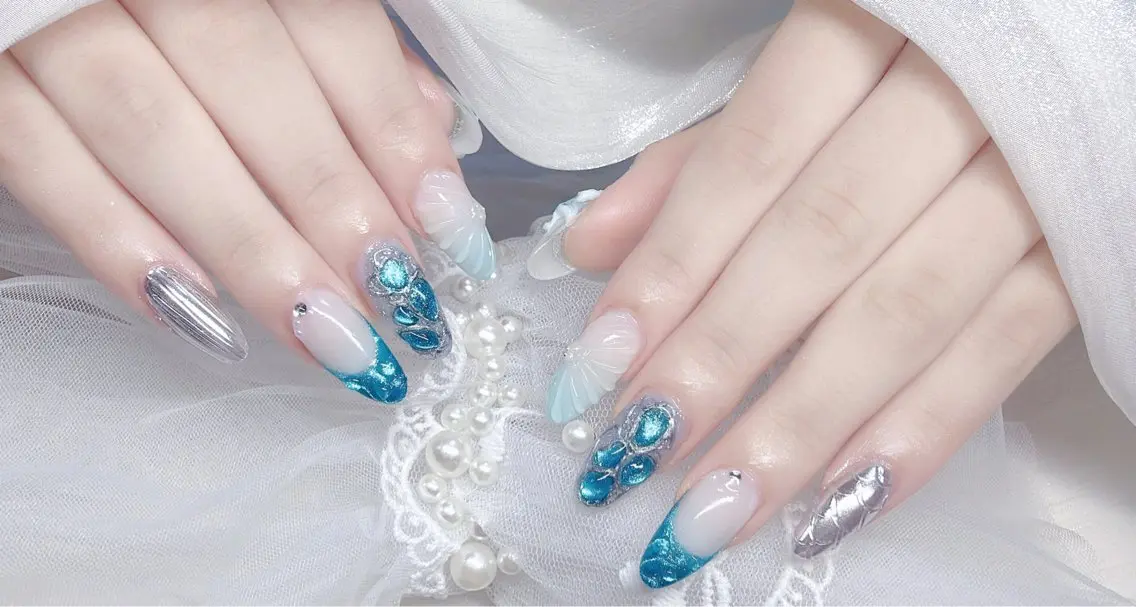 ネイル アートネイル オーロラネイル ガーリー キラキラネイル 韓国ネイル ハンドネイル Mio NailsalonUのネイルデザイン