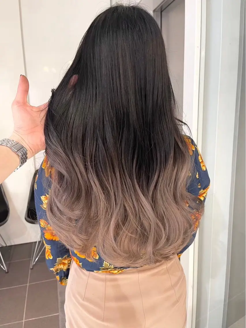 ロング カラー グラデーションカラー ヘアカラー トリートメント 無料カラーモデル募集 ALIVE髙橋賢世のヘアスタイル