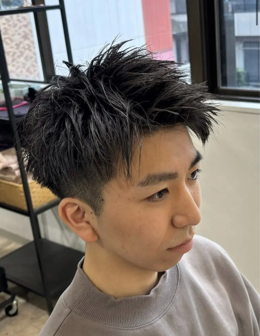 メンズ アップバング ビジネス メンズショート 保立フェザーパーマ 大人メンズヘア船橋駅のヘアスタイル