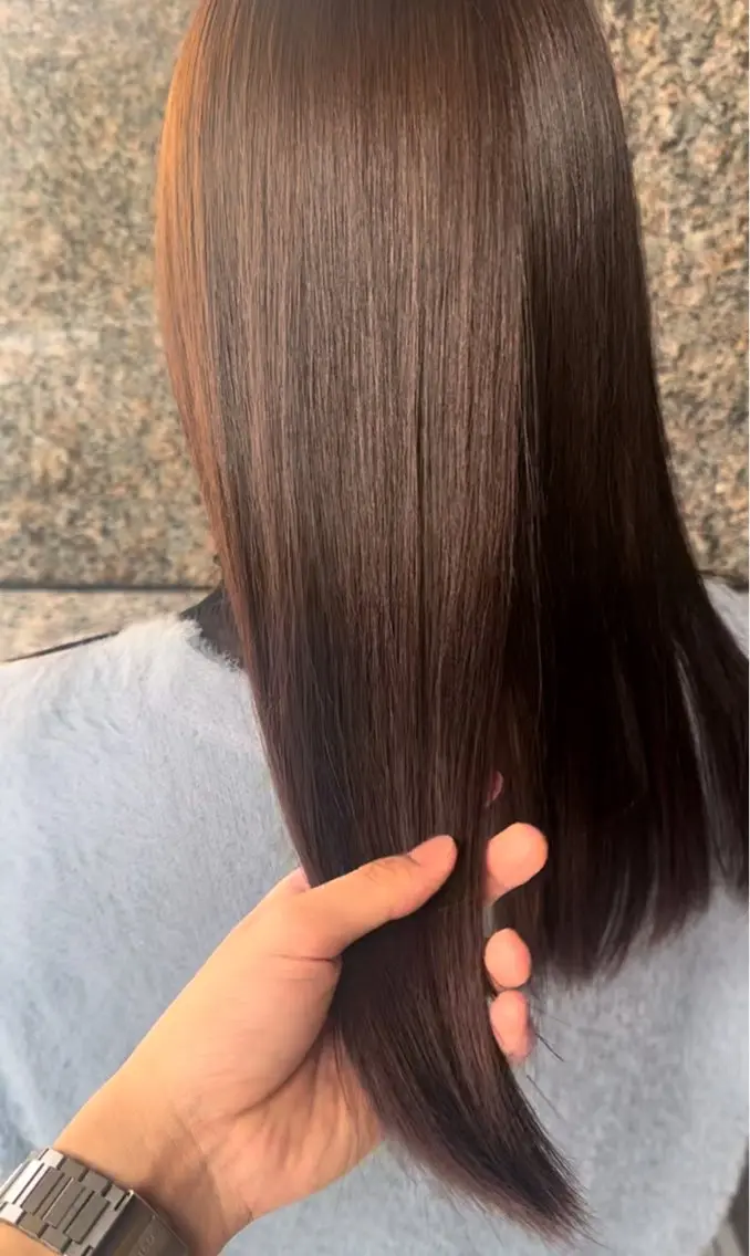 ロング クロギ リョウのヘアスタイル