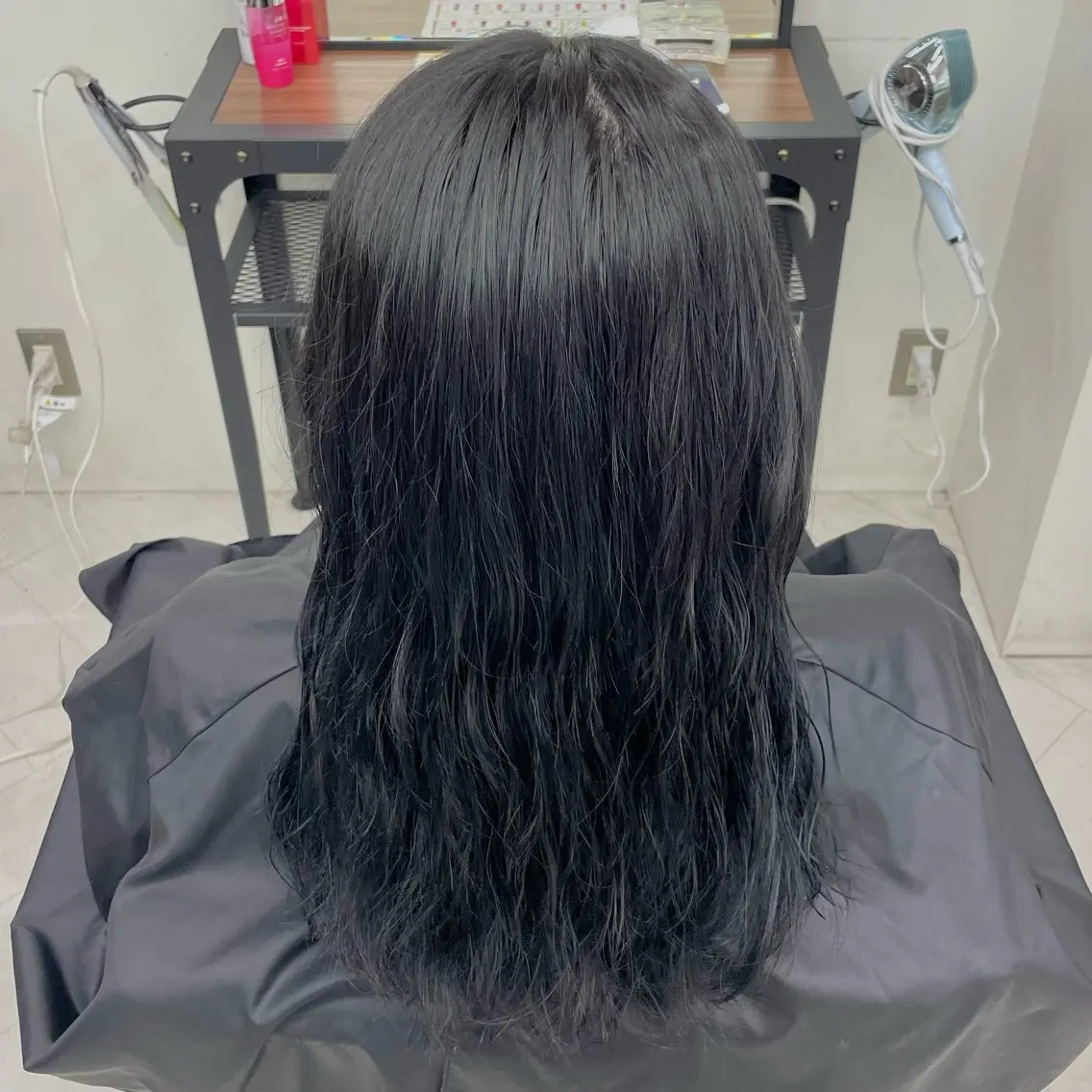 セミロング カラー パーマ ななみ.⋆𝜗𝜚 透明感カラー/まつパのヘアスタイル