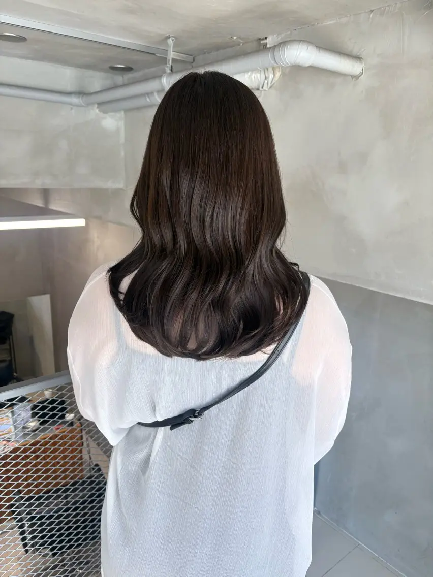 セミロング カラー 透明感カラー グレージュ オリーブグレージュ オリーブグレー カット ヘアカラー トリートメント 透明感カラー🫧 nanohaのヘアスタイル