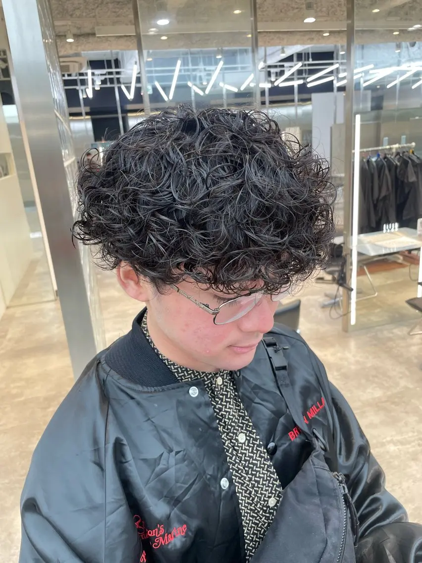 ショート パーマ メンズ メンズパーマ プードルパーマ プードルパーマ 神山 哲のヘアスタイル