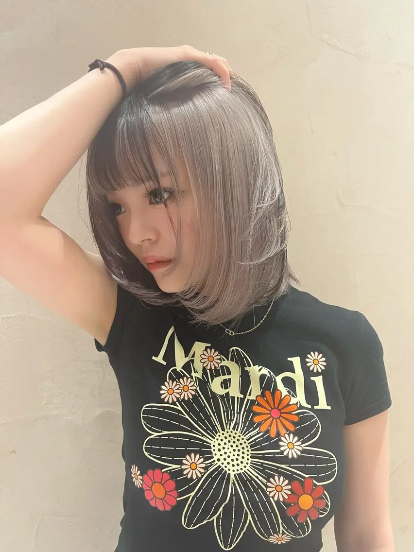 ミディアム くびれヘア 顔まわりレイヤー 顔周りカット レイヤーカット 似合わせカット カット ヘアカラー トリートメント レイヤー似合わせ 透明感カラーりきやのヘアスタイル
