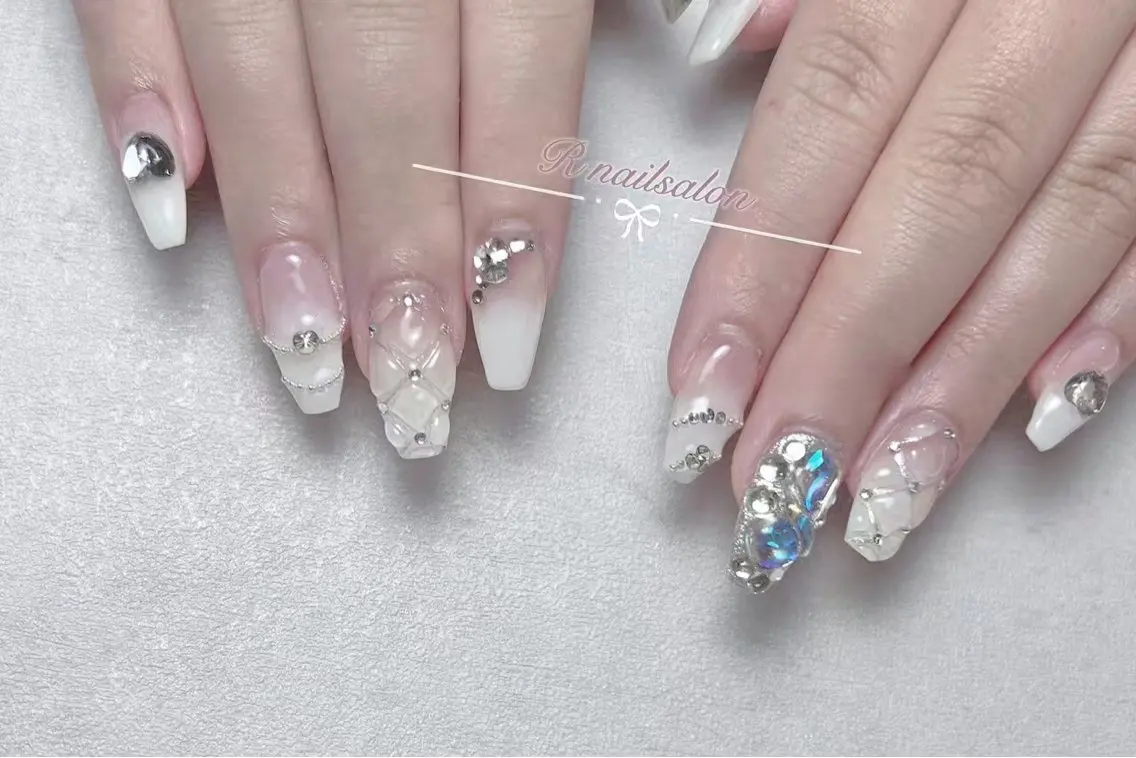 セミロング R NAILSALONのネイルデザイン