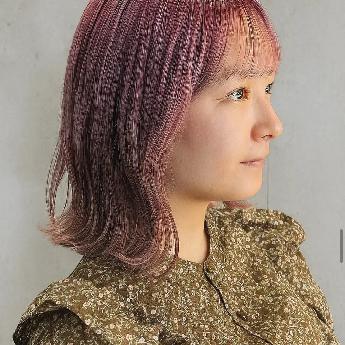 ショート カラー ボブレイヤー ブリーチ ピンクカラー ボブ くびれヘア 【nui 茨木】 清水優のヘアスタイル