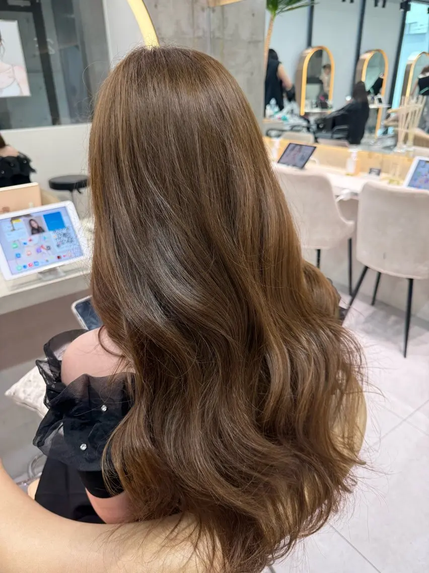 ロング カラー ヘアカラー shion 透明感カラーのヘアスタイル