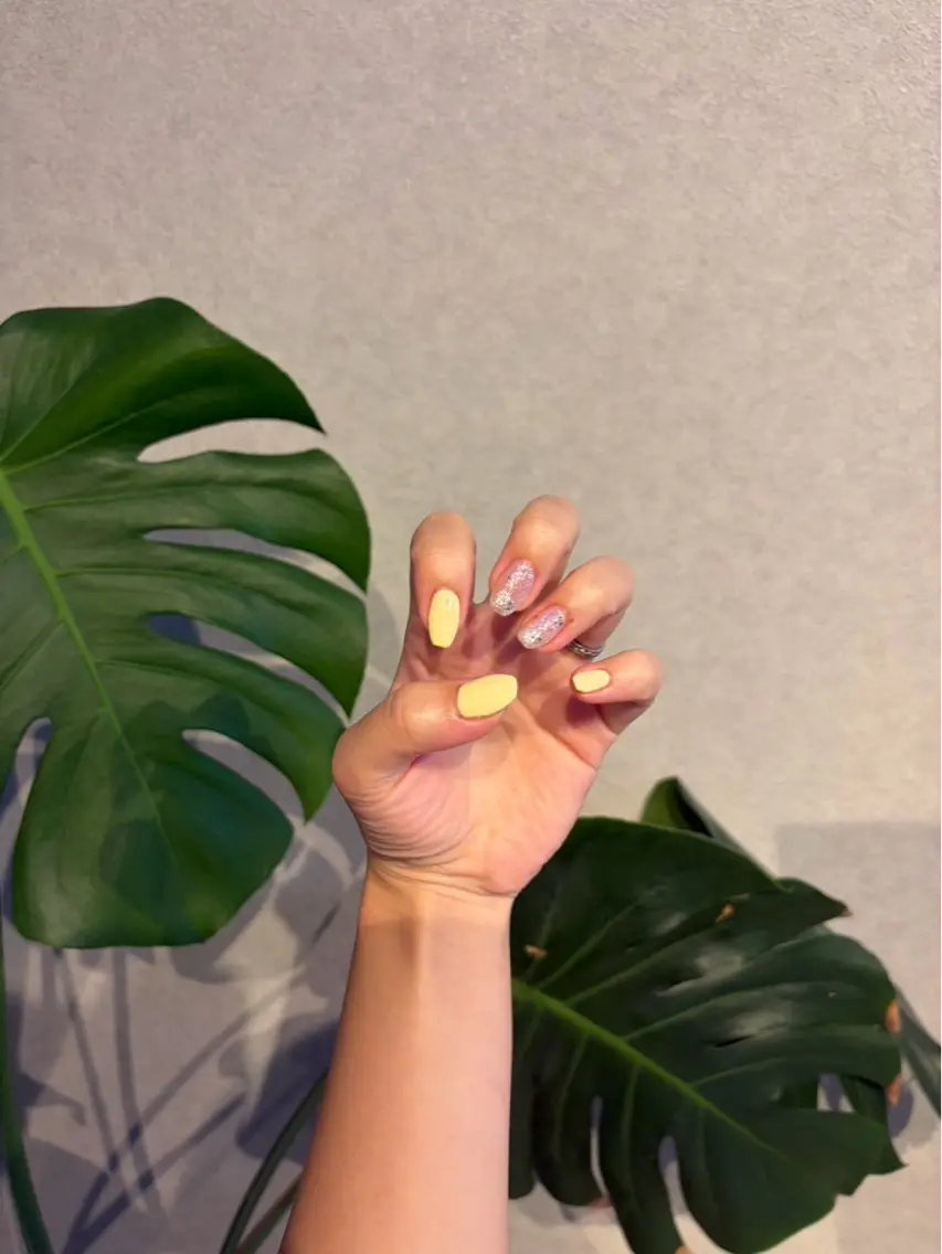 ネイル ラメ(グリッター) ハンドネイル 小棚木 菜々のネイルデザイン