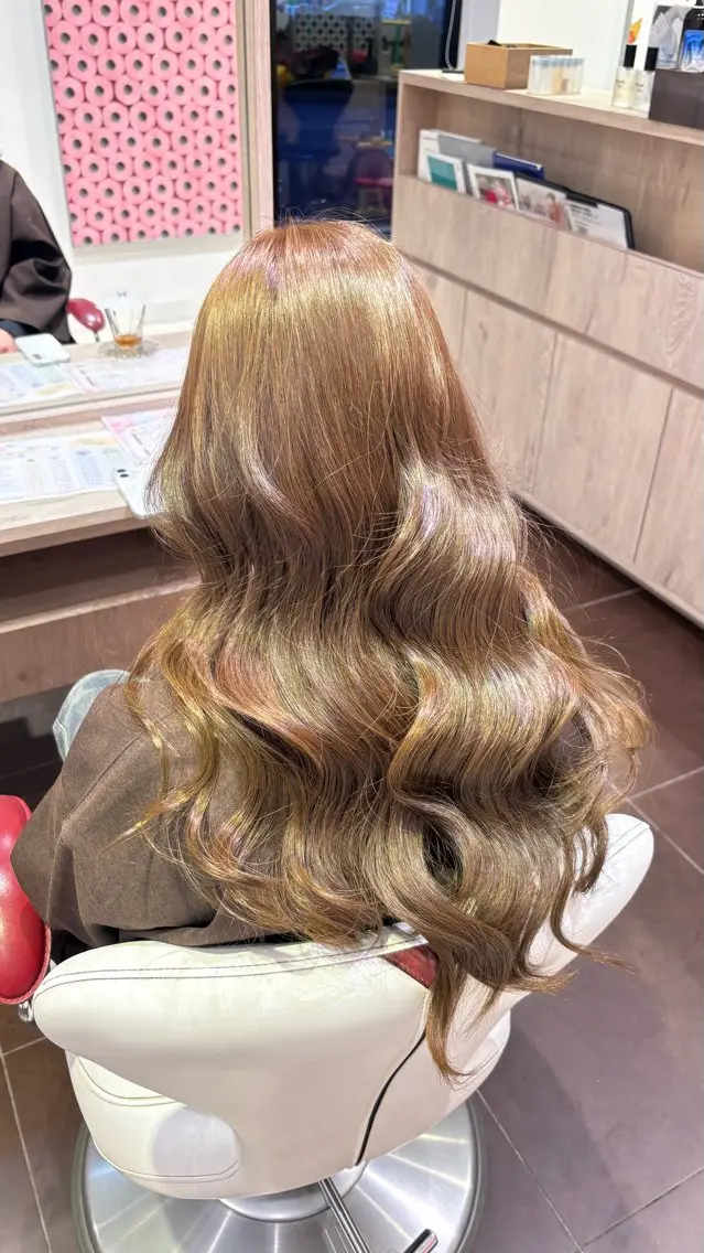 カラー ブリーチ ブラウンカラー ブリーチなしカラー オリーブブラウン ヘアカラー 🌷艶髪カラー  / メイ🪄︎︎✨のヘアスタイル