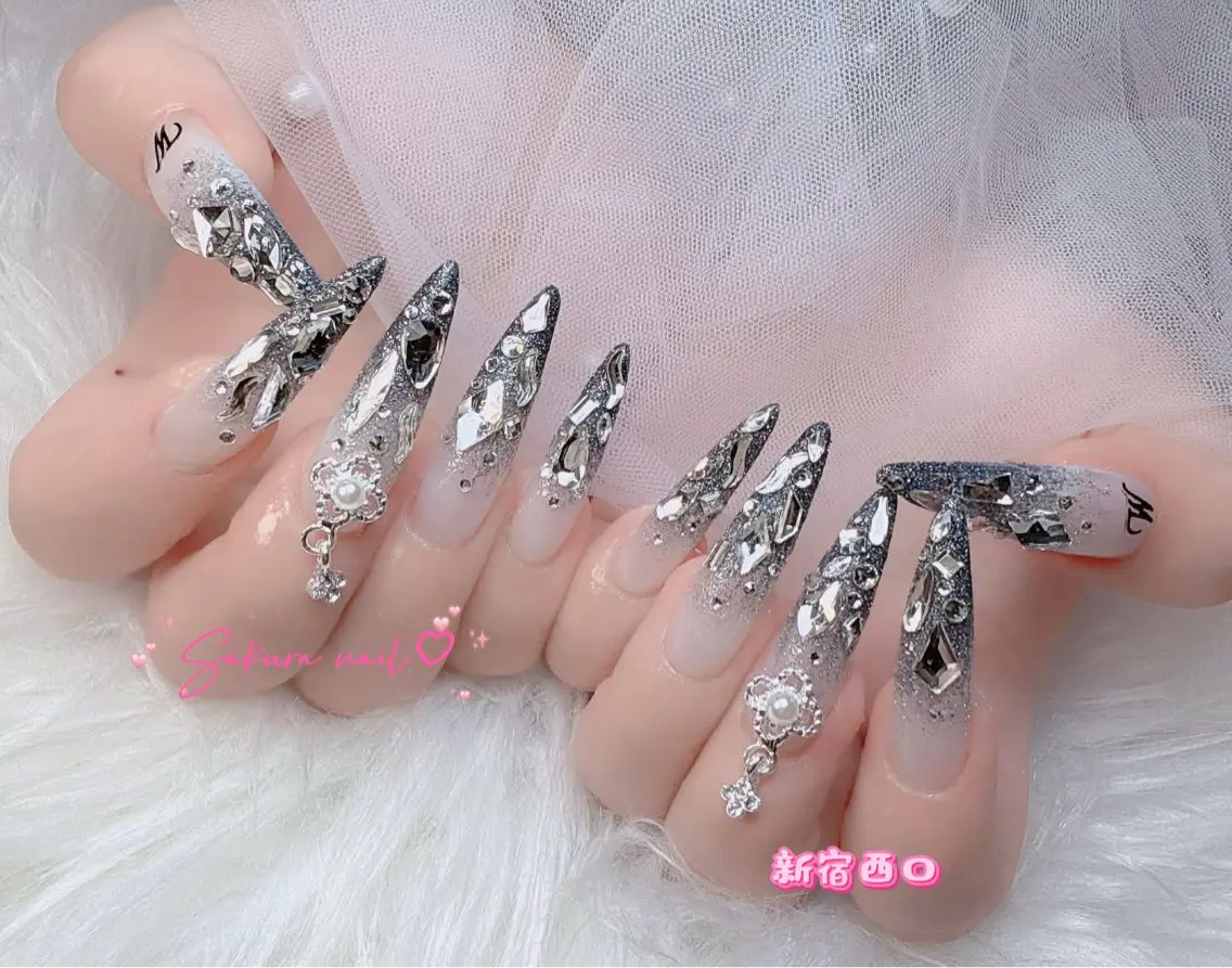 ネイル オーロラネイル クリアネイル フラッシュネイル フレンチネイル ジェルネイル ハンドネイル Sakura Nail Salonのネイルデザイン