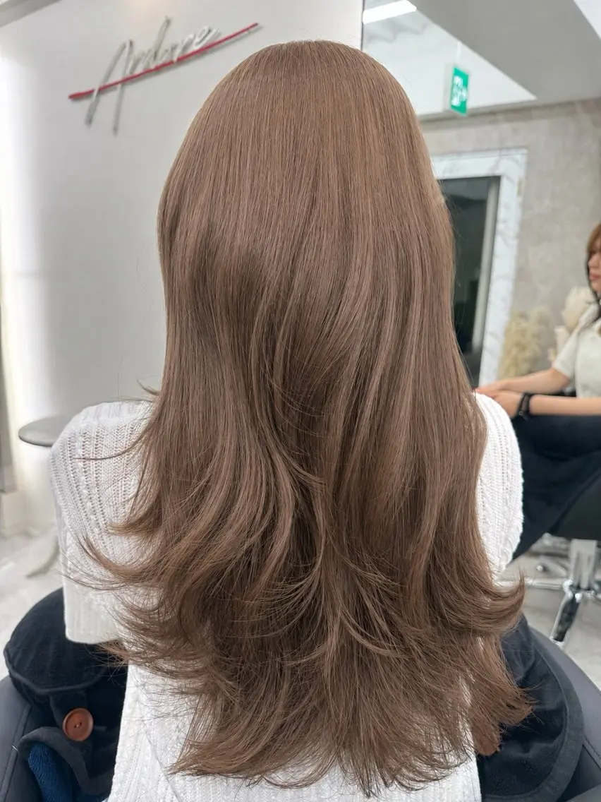 ロング カラー ブリーチ 透明感カラー ダブルカラー ブリーチなしカラー 顔まわりレイヤー カット ヘアカラー トリートメント ゆうあ/難波/ 艶髪カラー/韓国風のヘアスタイル