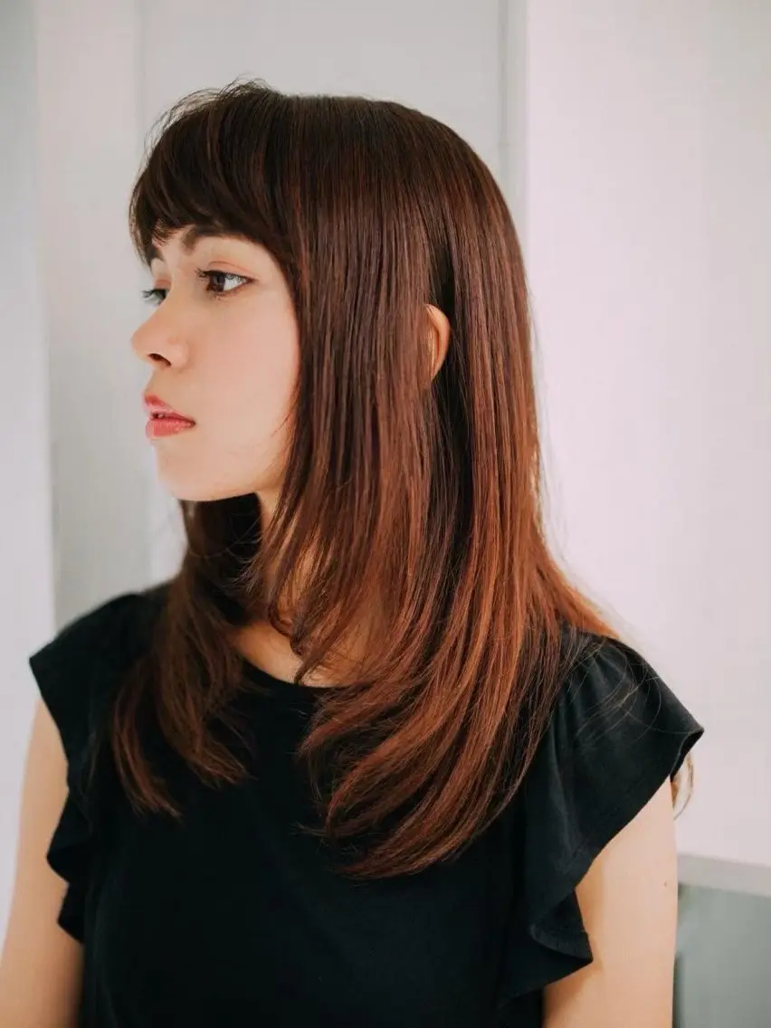 セミロング カラー 大戸 彩葉のヘアスタイル