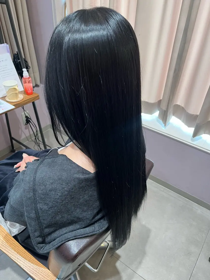 カラー 黒髪 ブルーカラー ブルーブラック 西原 愛紗のヘアスタイル