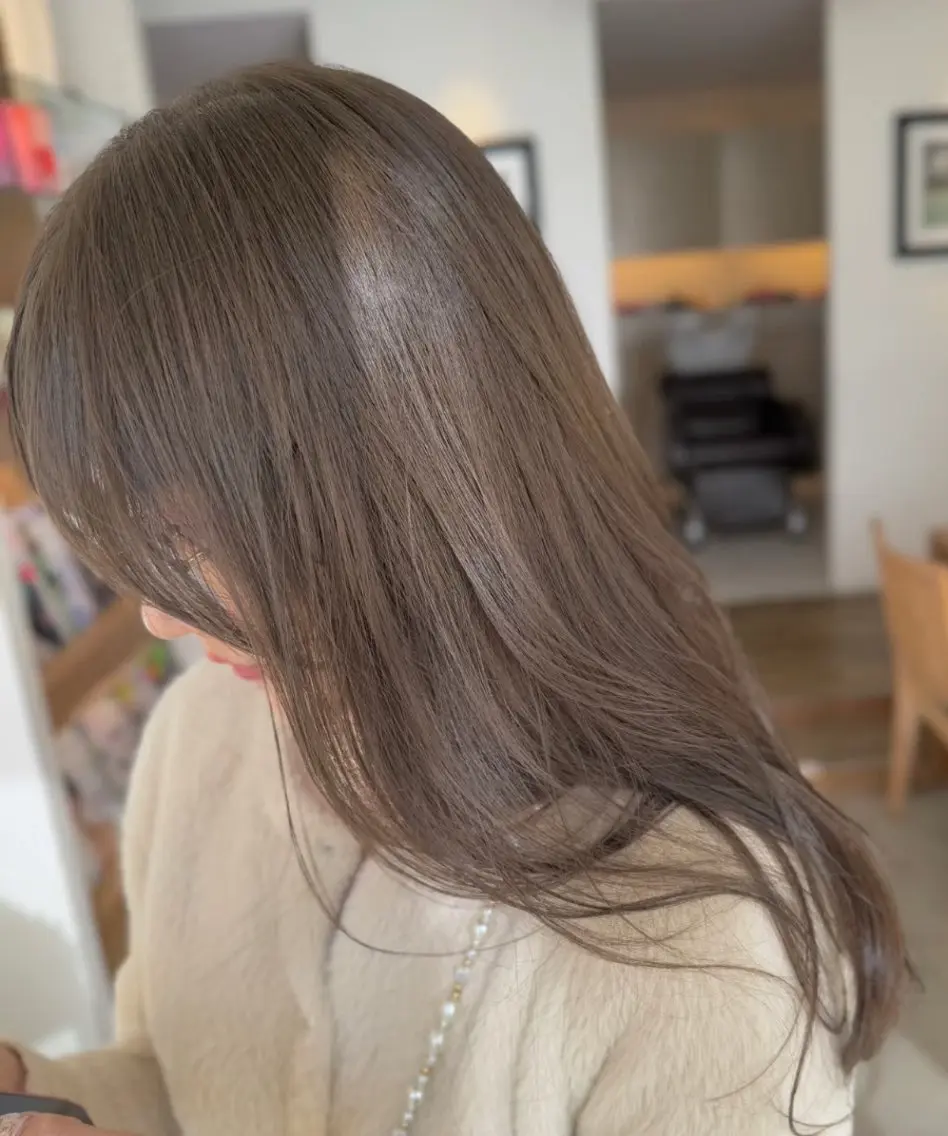 ロング 韓国風レイヤーカラー ライムのヘアスタイル