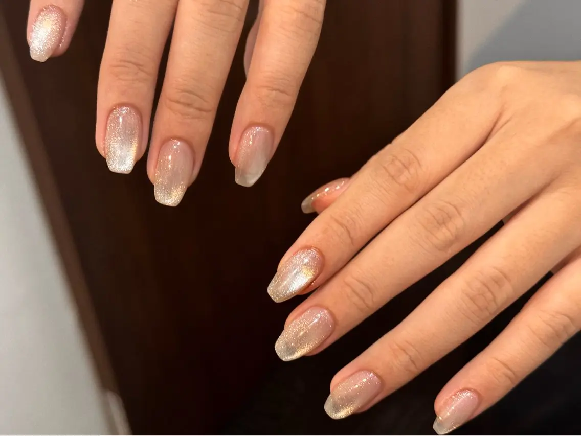 ネイル オーロラネイル 長さ出し フレンチネイル ジェルネイル ガラスフレンチ ハンドネイル Rela・S NAILのネイルデザイン