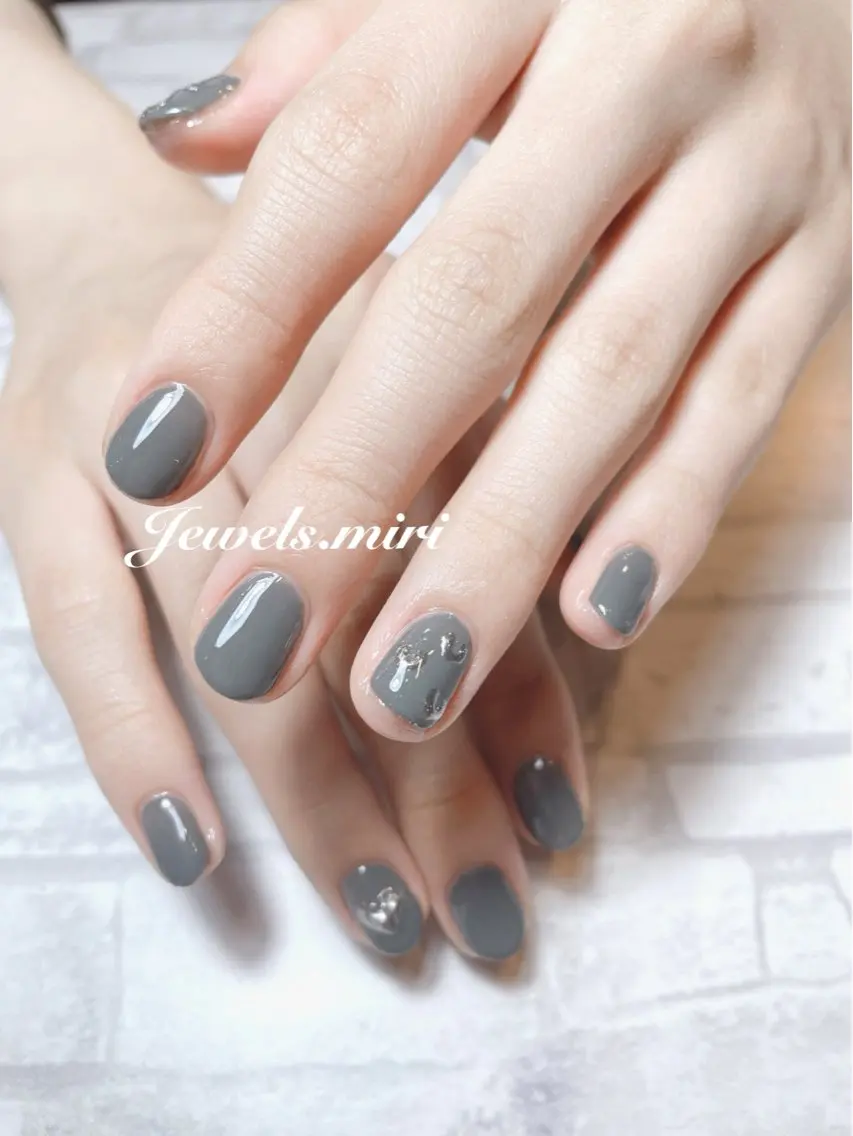 ネイル ハート ワンカラーネイル シルバー ネイルサロン Jewels Mのネイルデザイン
