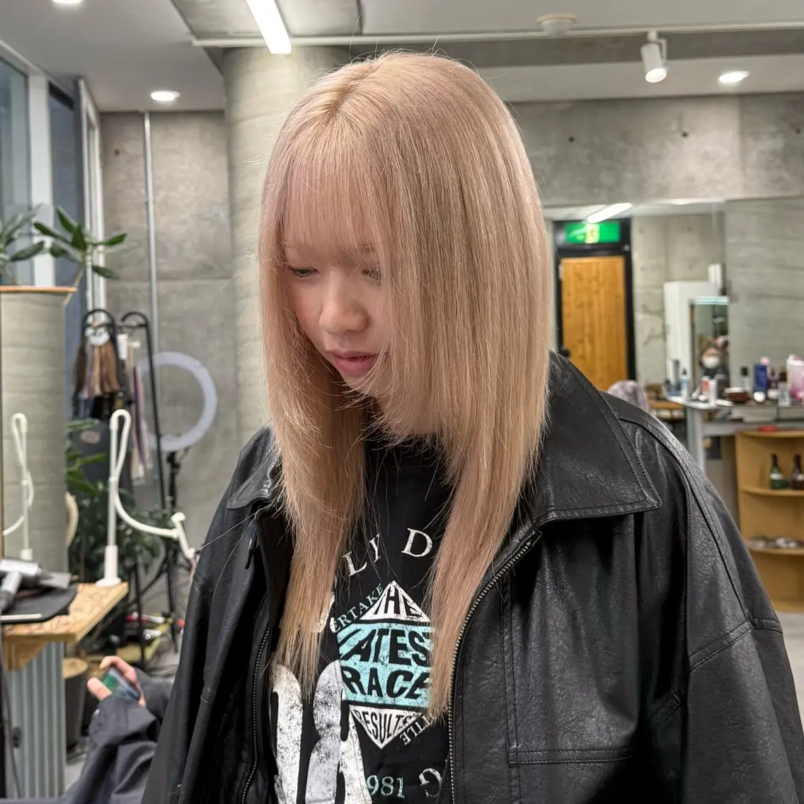 ロング カラー ブリーチ ヘアカラー Runa/大人 かわいいハイトーンのヘアスタイル