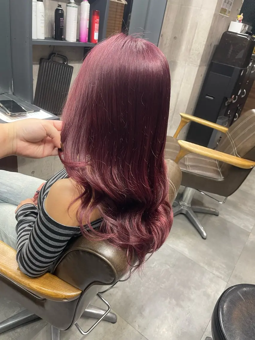 セミロング ブリーチ縮毛矯正 LAFFYuiのヘアスタイル