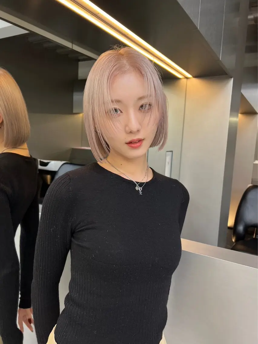 ミディアム カラー ヘアカラー トリートメント SARA 艶髪/髪質改善のヘアスタイル