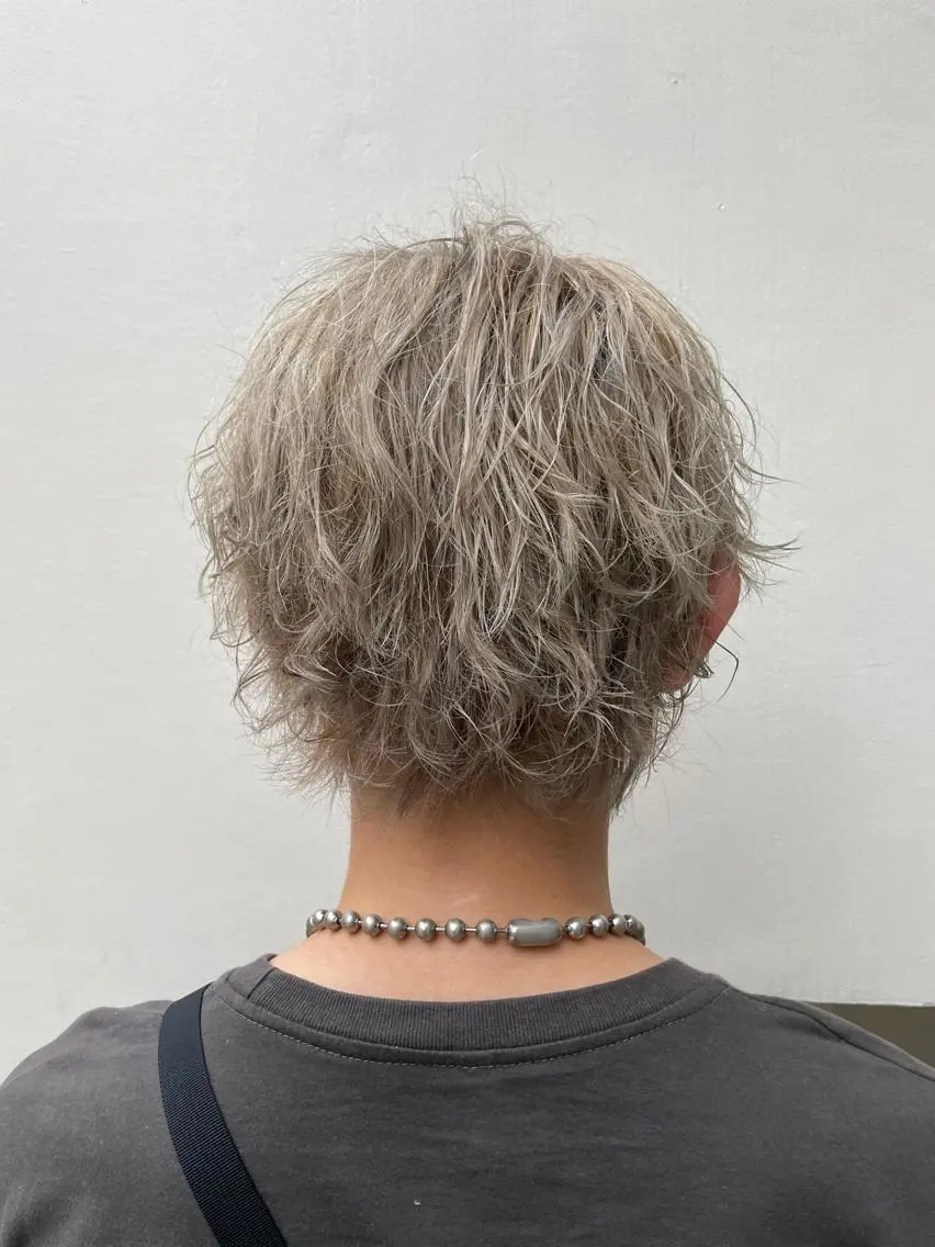 🦁メンズ限定🦁ブリーチカラー+最新ダメージケア3stepトリートメントの写真
