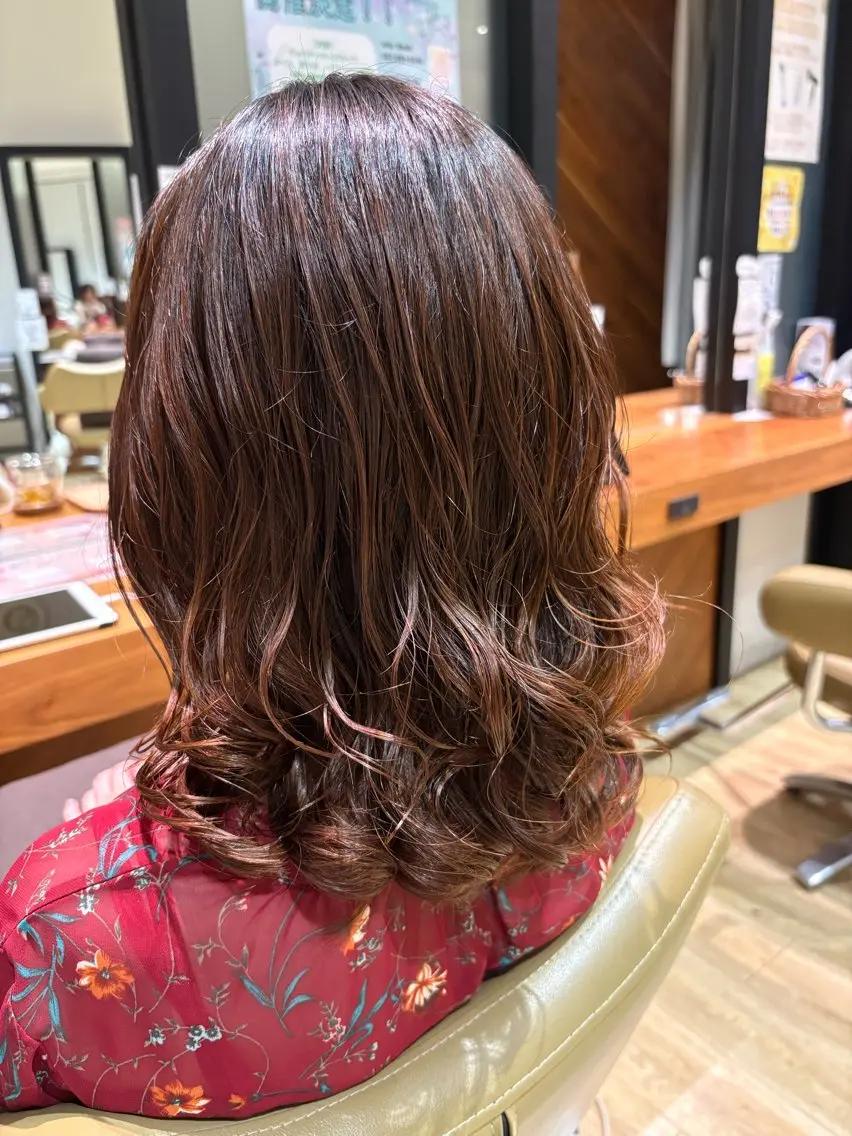 セミロング パーマ 藤根 里紗のヘアスタイル