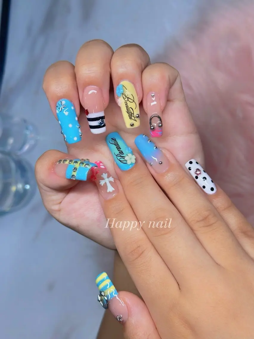 ネイル ハンドネイル HAPPI NAIL CALINのネイルデザイン