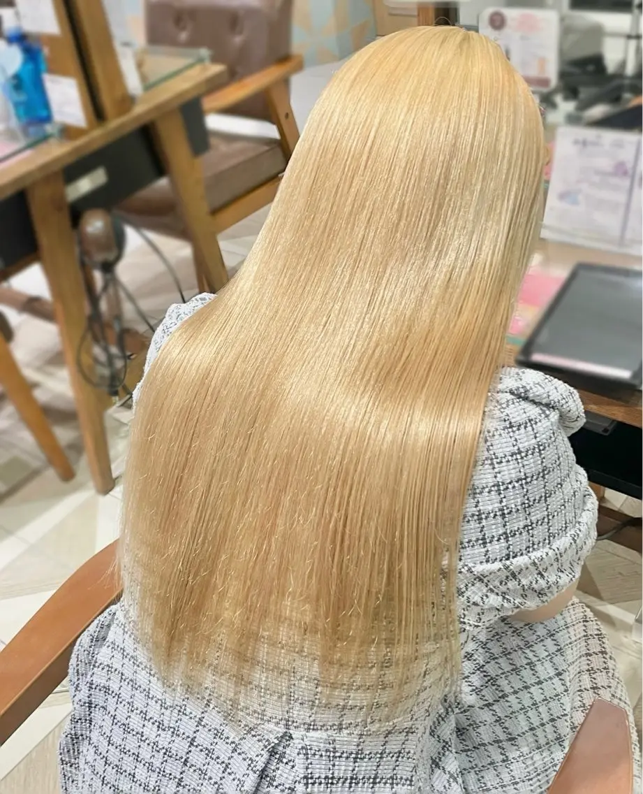 【艶々ハイトーン✨】最高級ブリーチ⚜️ブリーチ1回ダブルカラー⚜️ケアブリーチ➕前処理剤➕TOKIOトリートメント付の写真