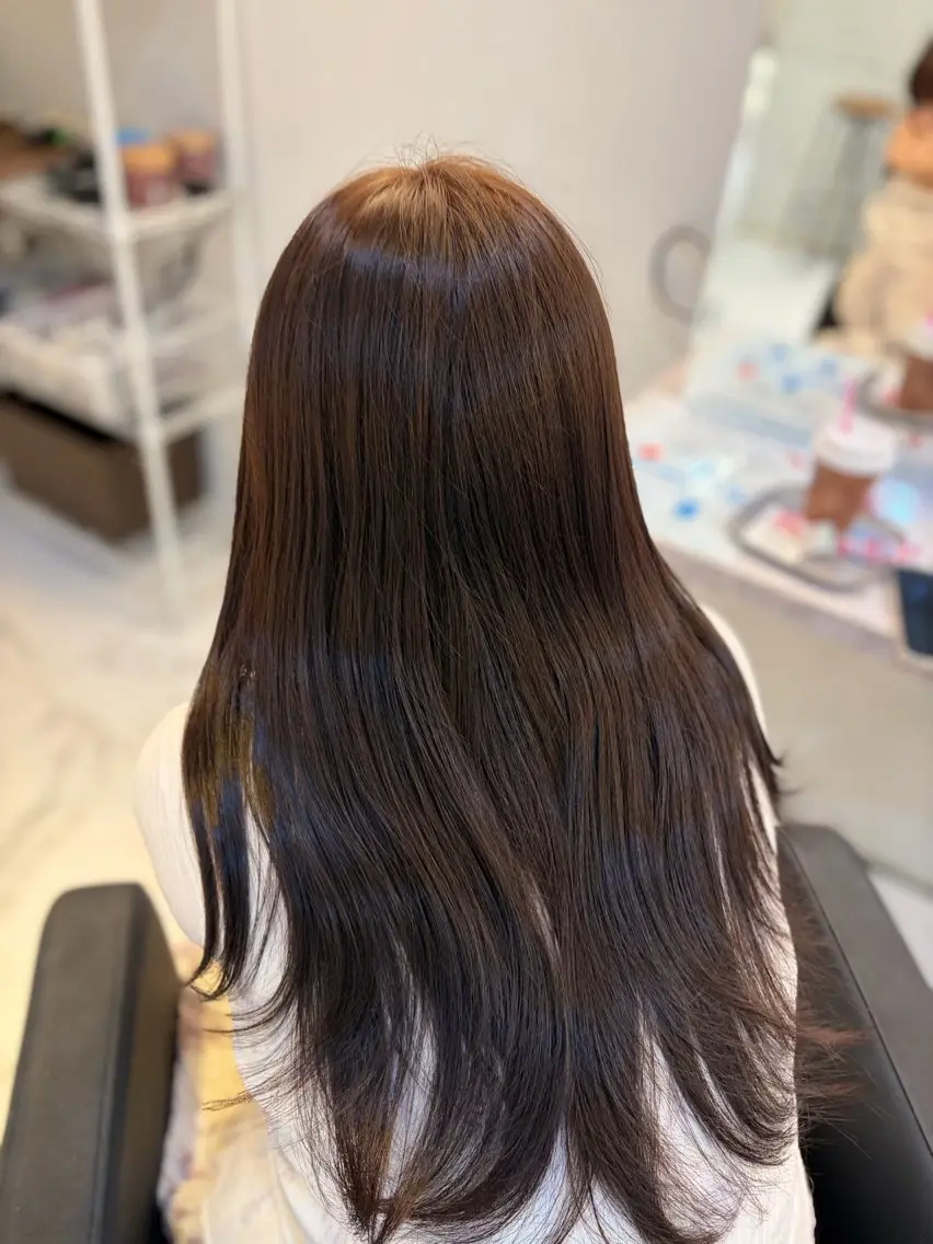 ロング ヘアカラー 𝐋𝐞𝐞四ツ橋 𝐍𝐞𝐢𝐫𝐨のヘアスタイル
