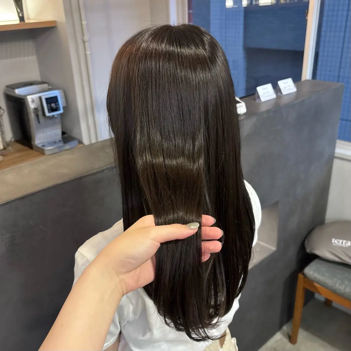 セミロング ヘアカラー 夜久 来実のヘアスタイル