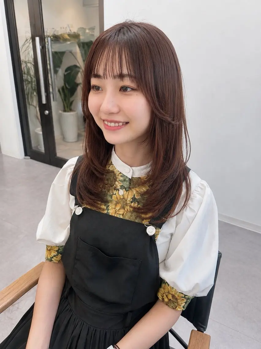 ミディアム レイヤーカット 三村 友華のヘアスタイル