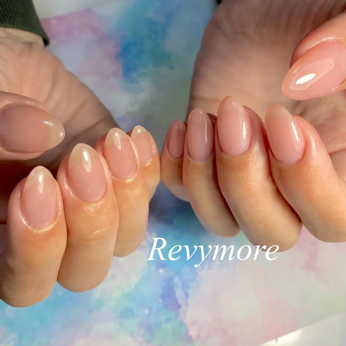 ショート ネイル ジェルネイル ニュアンスネイル オフィスネイル ワンカラーネイル シンプルネイル nail salon Revymoreのネイルデザイン