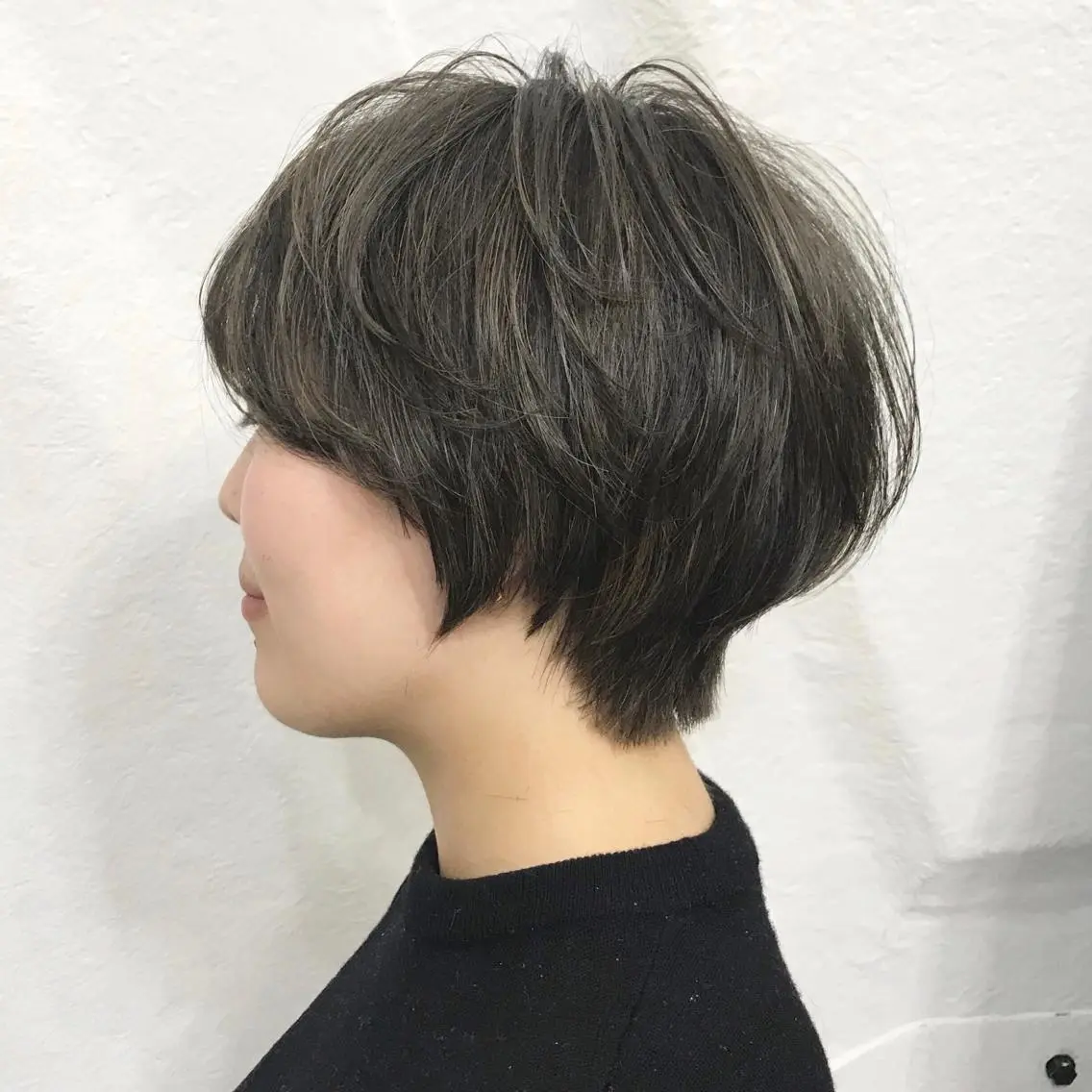 ショート カラー ブリーチ ハイライトカラー ハイライト ショートヘア K-POP好き美容師 🇰🇷Kai.Yのヘアスタイル