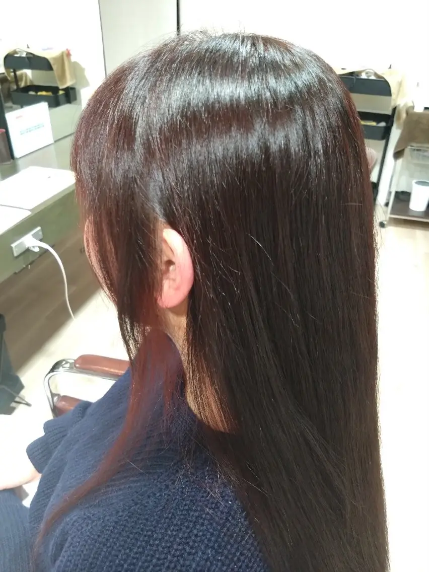 カラー イヤリングカラー レッドカラー カット ヘアカラー BEE'Z neu 砂田のヘアスタイル
