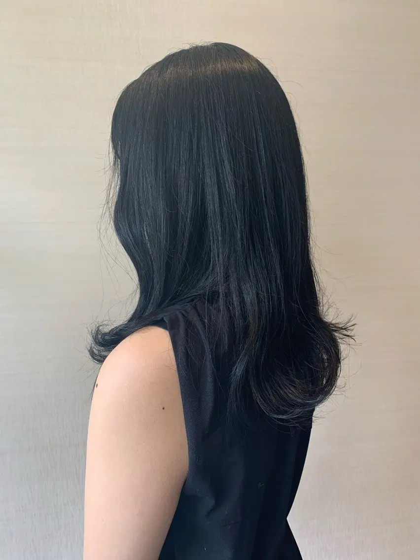 セミロング カラー 大畑 利奈のヘアスタイル