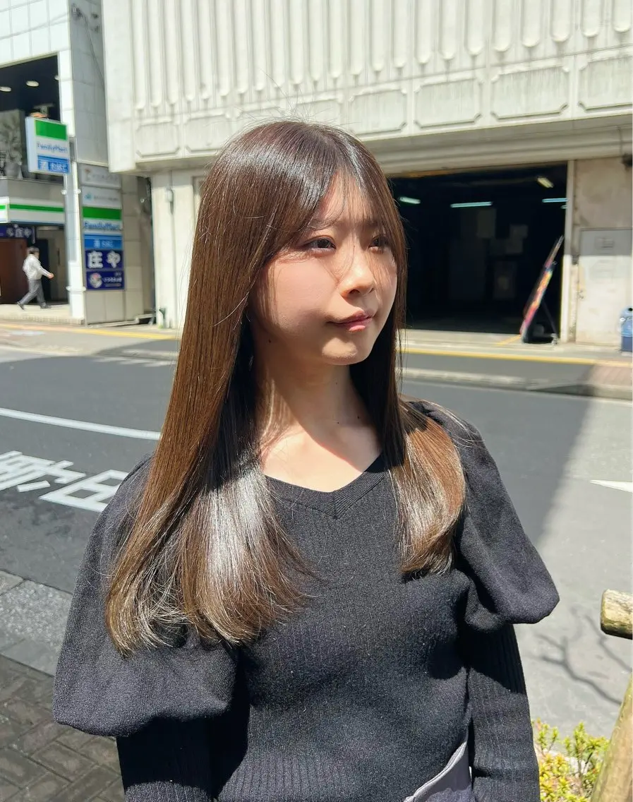 セミロング カット ヘアカラー トリートメント ブリーチなし透明感 カラー｜レイヤーのヘアスタイル