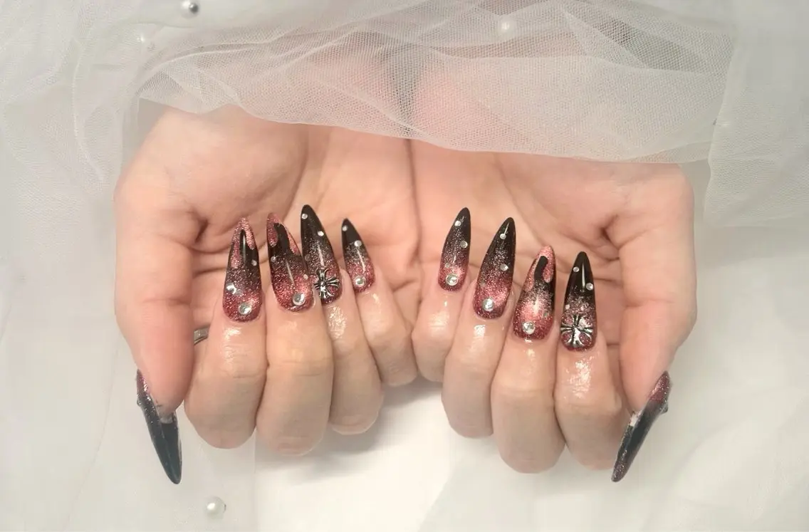 ネイル Roi〈ロワ〉 Yunaのネイルデザイン