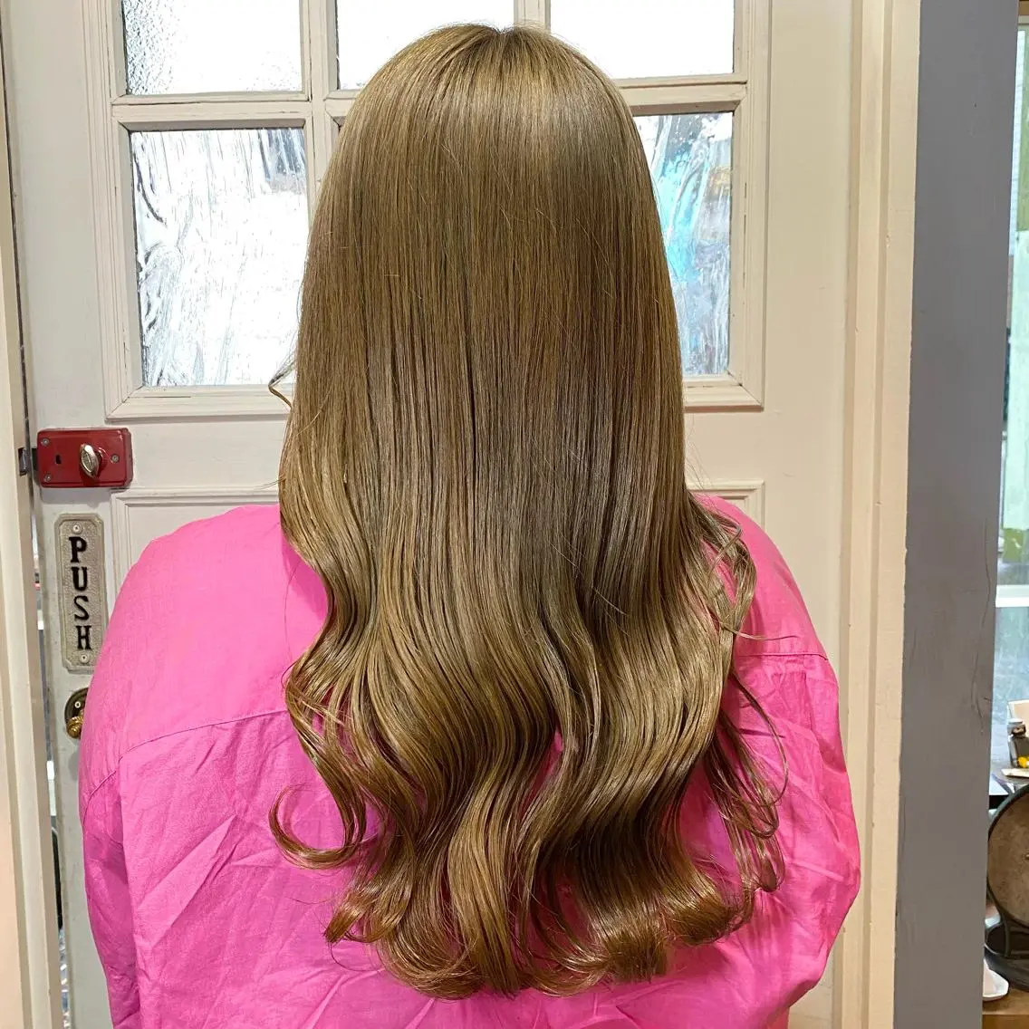 ロング カラー ブリーチ ブロンド 透明感カラー カット ヘアカラー トリートメント ヘッドスパ BRITS 渡辺 菜々子のヘアスタイル